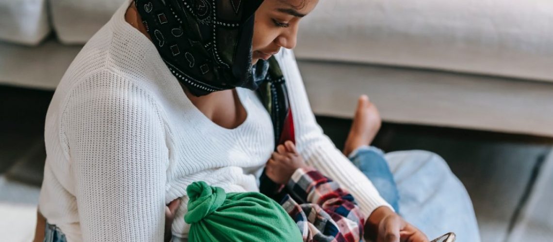 breastfeeding-new-moms